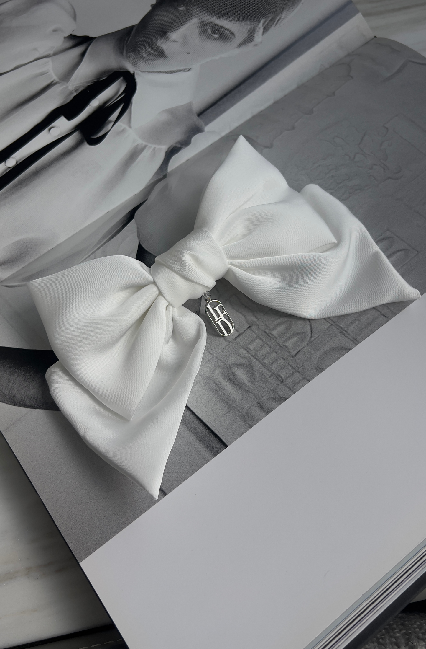 a product image of: De Hair Bow