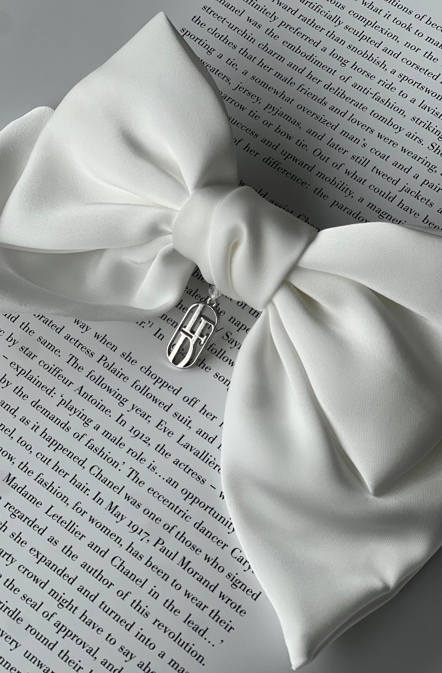 a product image of: De Hair Bow