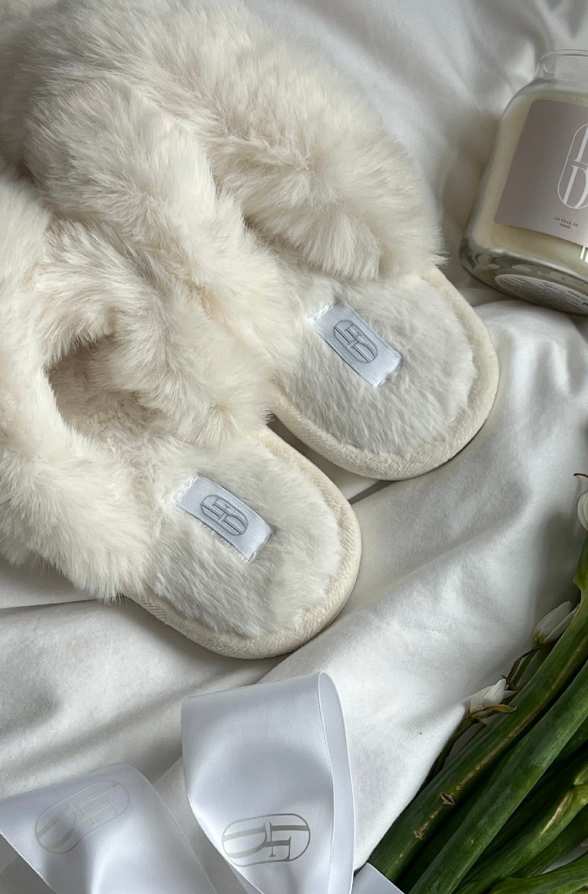 White fluffy best sale open toe slippers